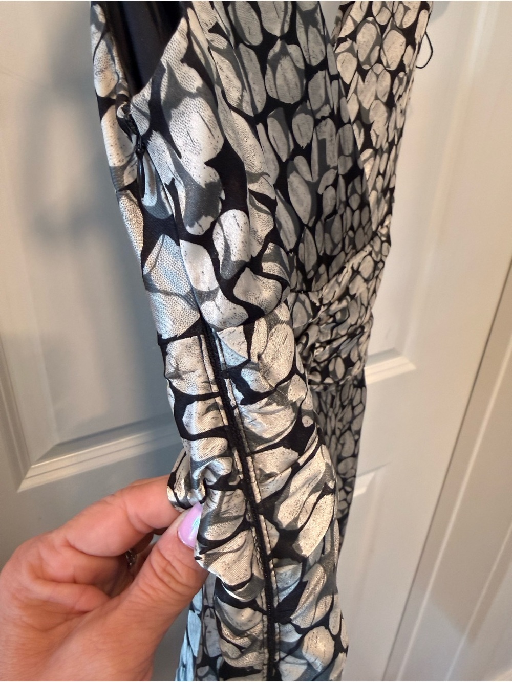 Black and ivory sleeveless fit-and-flare dress with an abstract pebble print. - Picture 5 of 5